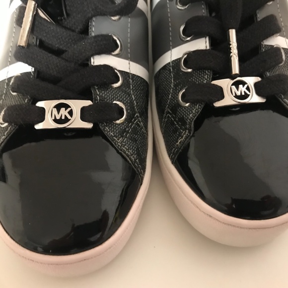 Michael Kors shoes - Picture 8 of 8